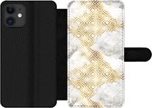 Bookcase Geschikt voor iPhone 11 telefoonhoesje - Goud - Marmer print - Patronen - Geometrie - Met vakjes - Wallet case met magneetsluiting