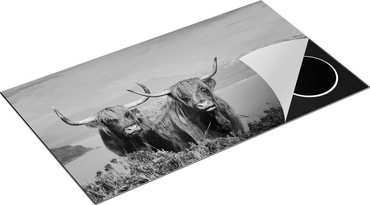 Chefcare Inductie Beschermer Twee Schotse Hooglanders bij een Meer - Zwart Wit - 89,6x51,6 cm - Afdekplaat Inductie - Kookplaat Beschermer - Inductie Mat