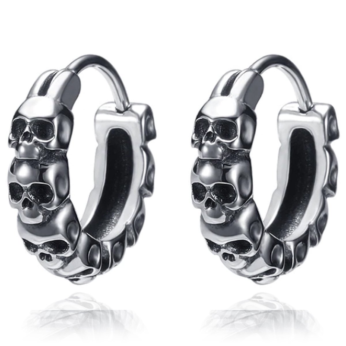 Heren oorringen van edelstaal zilverkleurig met skulls