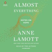 Boekhoes met de titel ALMOST EVERYTHING NOTES ON HOPE door ANNE LAMOTT. Groene achtergrond met oranje stipjes.
