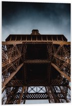 Forex - Onderkant van de Eiffeltoren in Parijs  - 60x90cm Foto op Forex