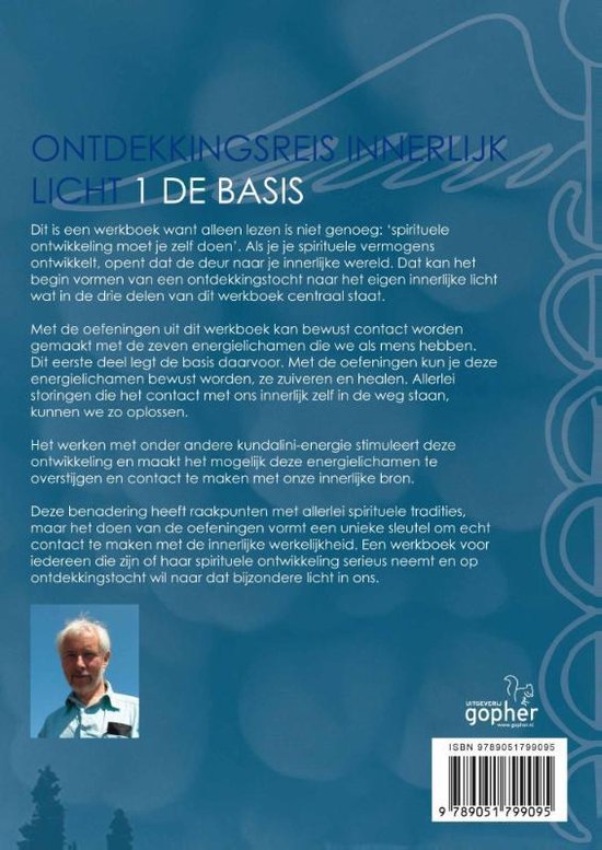 Boekomslag met de titel 'Ontdekkingsreis innerlijk licht 1 de basis'. Een portret van een oudere man staat links.