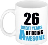 26 great years of being awesome cadeau mok / beker wit en blauw