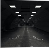 Acrylglas - Tunnel (zwart/wit) - 50x50cm Foto op Acrylglas (Met Ophangsysteem)