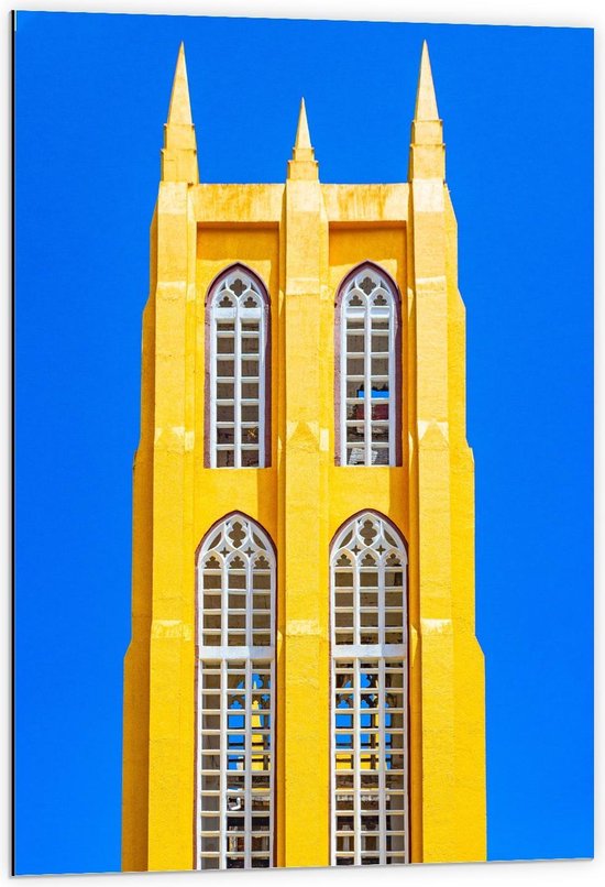 Dibond - Gele Toren in de Blauwe Lucht - 60x90cm Foto op Aluminium (Met Ophangsysteem)