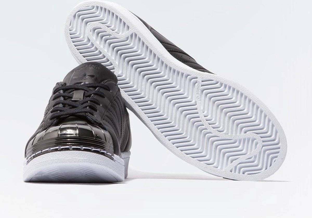 superstar metallic dames zwart