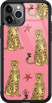 Casimoda® hoesje - Geschikt voor iPhone 11 Pro Max - The Pink Leopard - Luxe Hard Case Zwart - Backcover telefoonhoesje - Roze