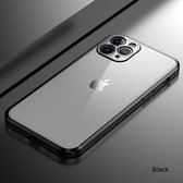 Smartphonica Metallic iPhone 13 Hoesje Met Doorzichtig Achterkant En Extra Camera Bescherming - Zwart / TPU / Back Cover geschikt voor Apple iPhone 13