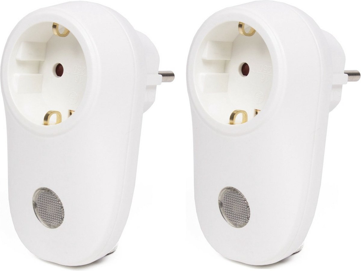 Multipak van 4x stuks benson stekkers wit met lichtsensor - Stekkerslamp - Stopcontact
