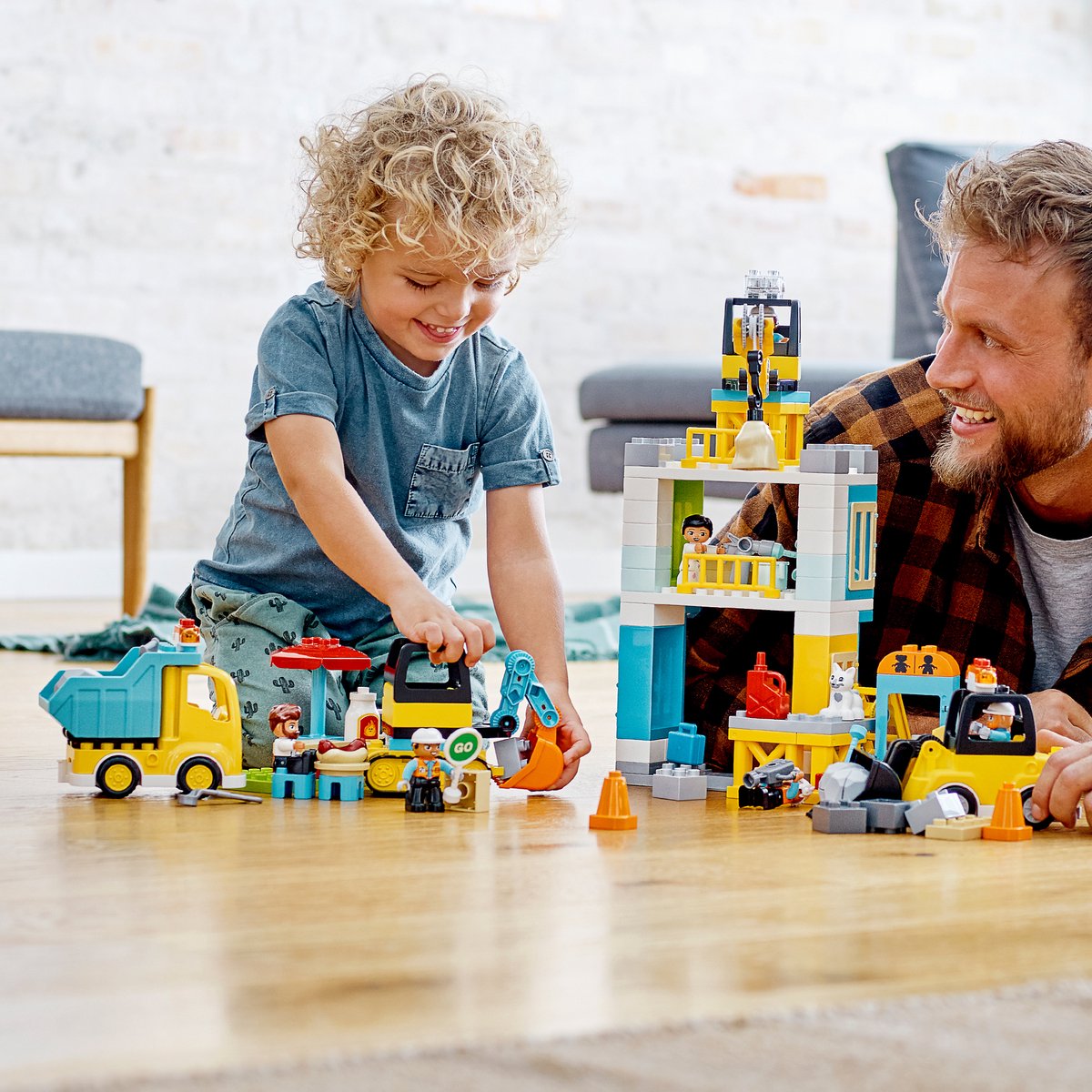 LEGO DUPLO Torenkraan & Bouwterrein 10933 — afbeelding 2