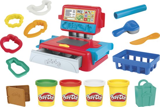 Een rode en blauwe Play-Doh kassa met bakvormpjes, potjes Play-Doh, mandjes en speelgoed.