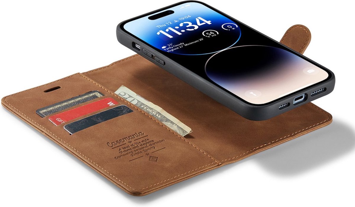 iPhone 14 Pro Bookcase hoesje - CaseMe - Effen Cognac - Kunstleer