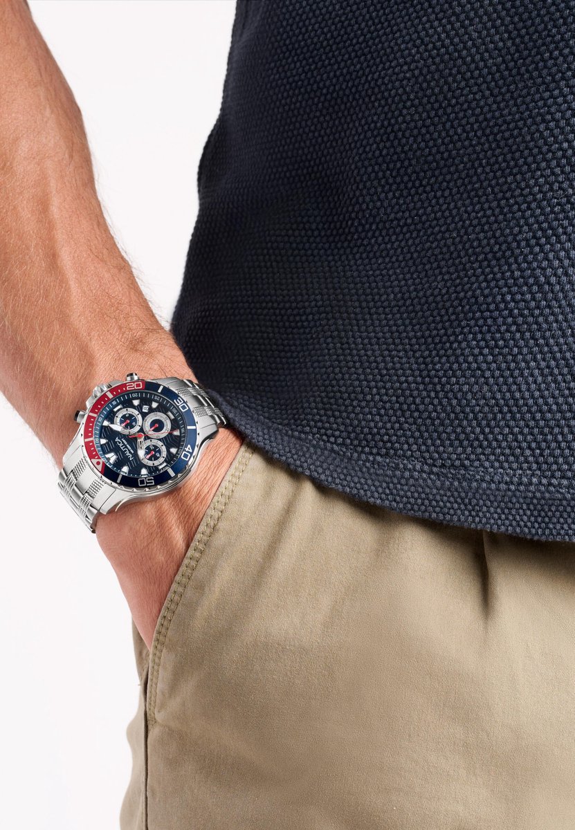 Nautica Nst Quartz Chronograaf Horloge Zilveren Toon Kast: 100% Roestvrij Staal. Armband: 100% Roestvrij Staal 44 NAPNSS504