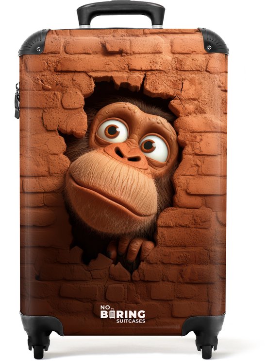 Koffer met opdruk van een aap die door een gat in een bakstenen muur kijkt. Tekst: 'NO BORING SUITCASES'.