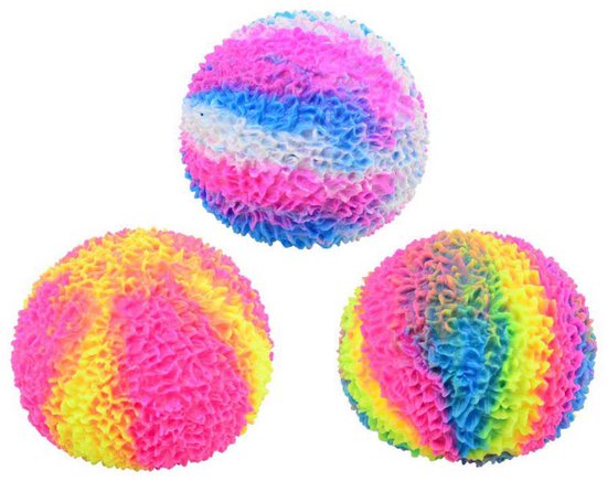 Drie koraal squeeze ballen met tie-dye patronen in roze, geel, blauw, wit en groen.