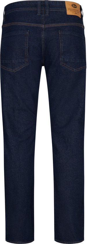 Achterkant van een donkerblauwe jeans.