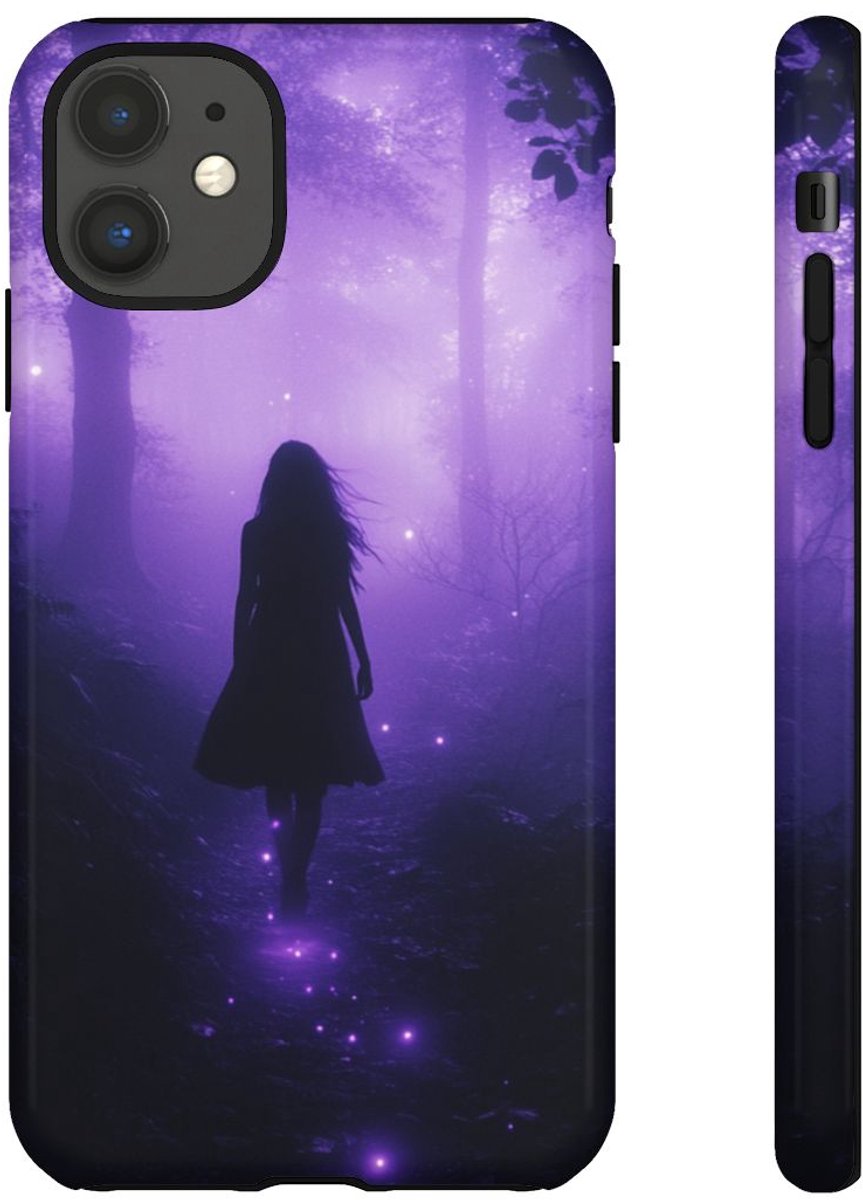 Silhouet in Gloeiend Paars Bos – Telefoonhoesje Geschikt voor iPhone 11