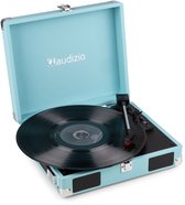 Lichtblauwe Audizio kofferplatenspeler met vinylplaat, opengeklapt en getoond in een hoek.