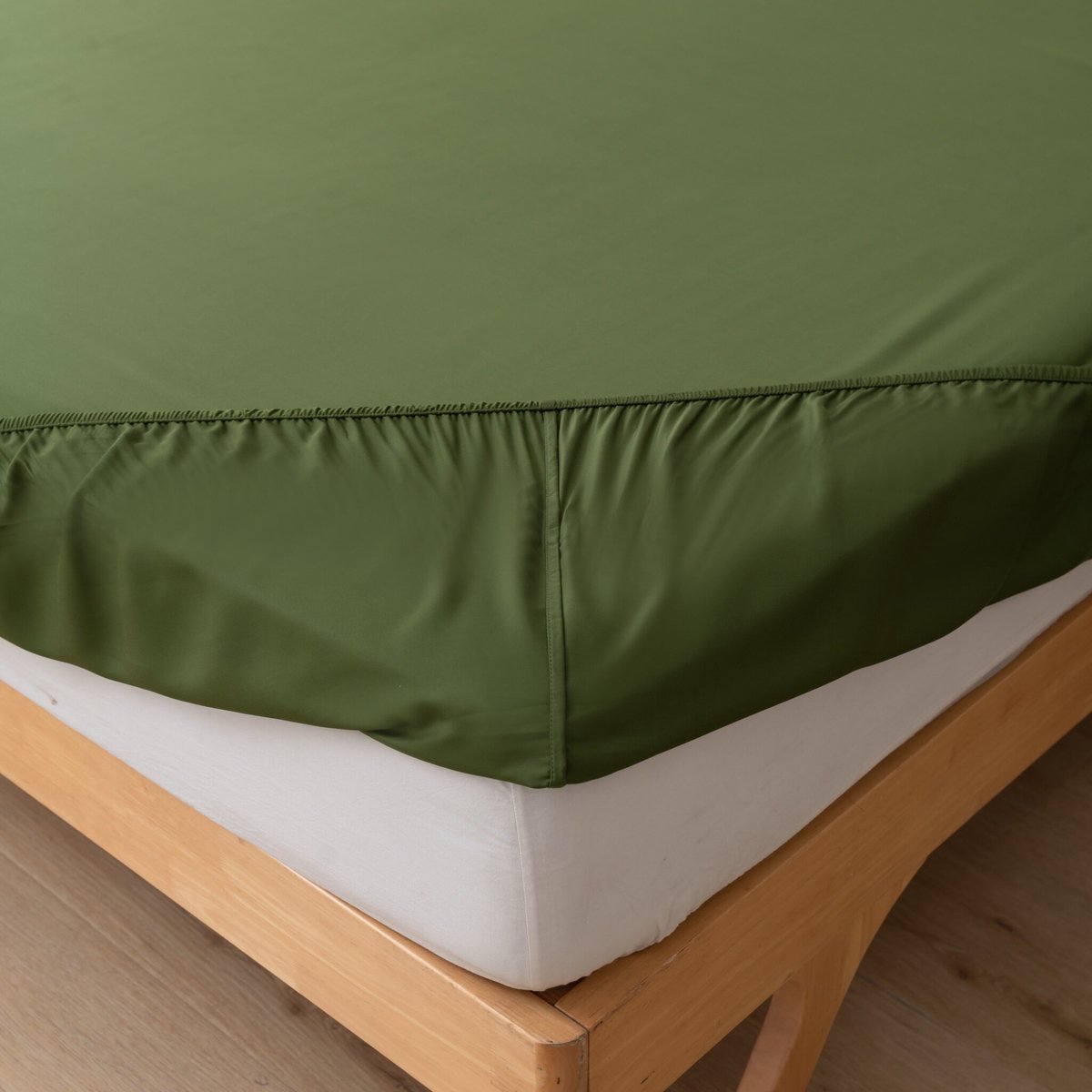 Bamboe hoeslaken Deep Moss donkergroen 160x220/210 cm – Standaard matras, zacht, ademend & hypoallergeen | Boomba Bamboo®