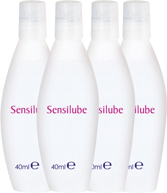 Vier witte flacons van 40ml met de tekst 'Sensilube' in roze letters op de voorkant.