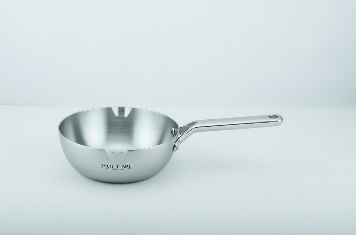 Wout Bru by Haute Cuisine - Conische Sauspan Ø 20 cm – Triply RVS – 1.5 Liter - Professionele kwaliteit – Geschikt voor alle warmtebronnen, inclusief inductie – Ovengeschikt