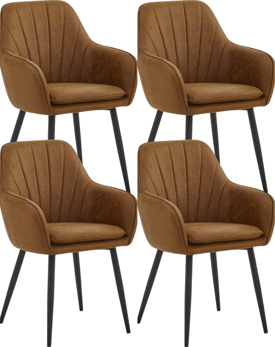 Ensemble de quatre chaises de salle à manger cognac avec accoudoirs et pieds noirs.