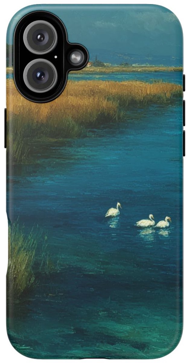Blauwe Lagune met Zwanen en Riet – Telefoonhoesje Geschikt voor iPhone 16 Plus