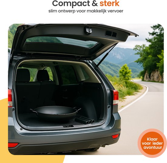 Vuurschaal en poten in de kofferbak van een auto, klaar voor transport. 'Compact & sterk'.