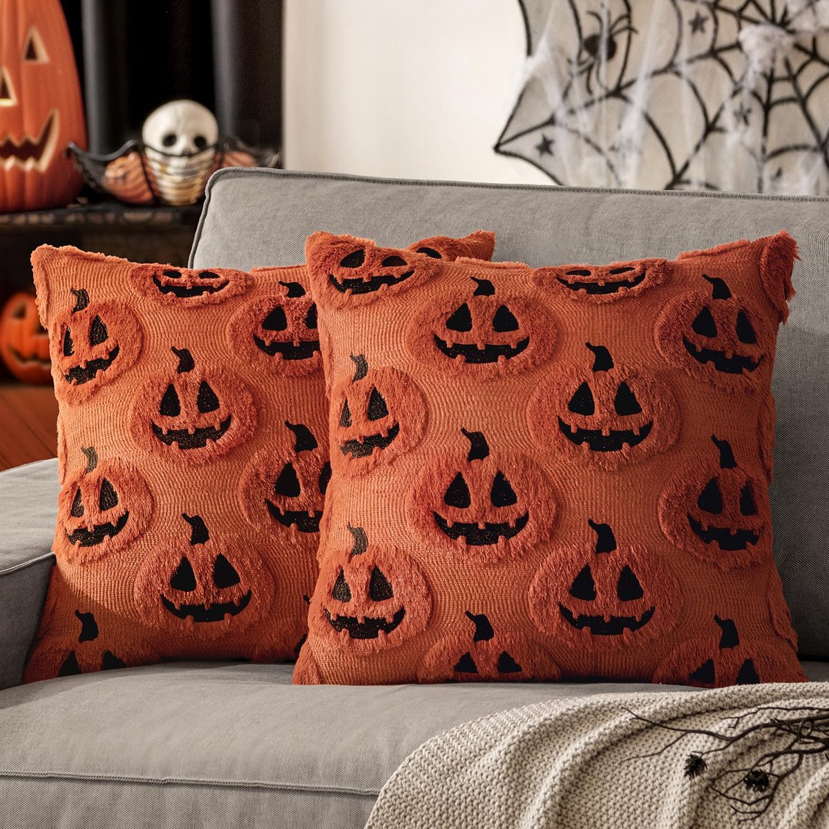 Ibenzoa Halloween sierkussensloop met spook- en pompoenmotieven voor sfeervolle decoratie karamel