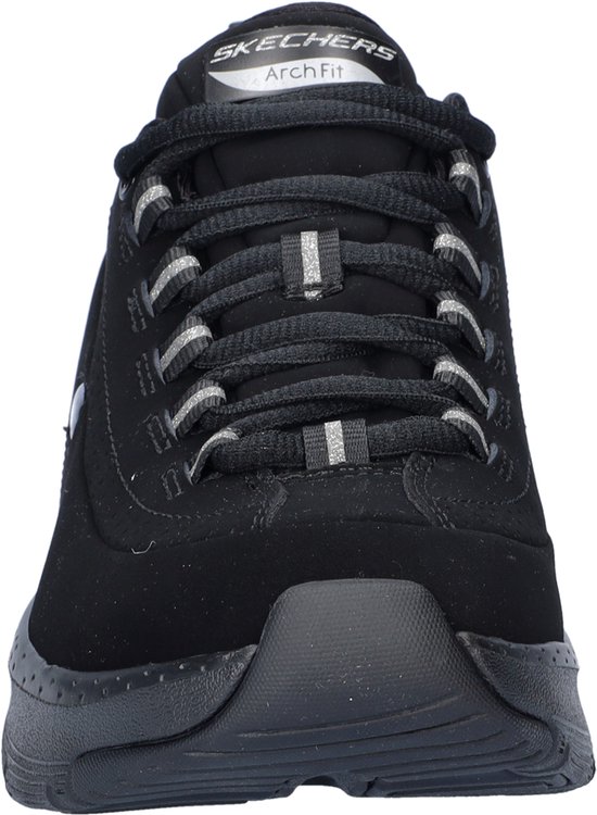 Vooraanzicht van zwarte Skechers Arch Fit damessneakers met veters en grijze accenten.