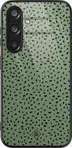 Casimoda® hoesje - Geschikt voor Samsung Galaxy S24 - Green Confetti - Luxe Hard Case Zwart - Backcover telefoonhoesje - Groen