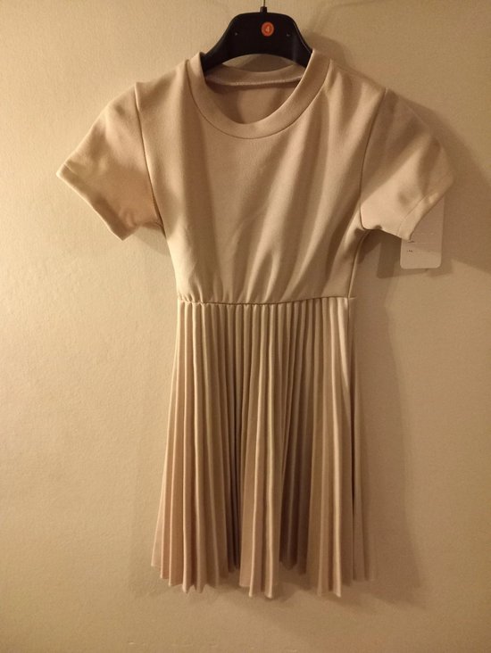 New Collection - Robe à jupe plissée - sable - taille 158/164