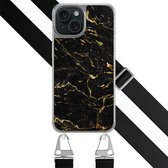 Hoesje met zwart koord - Geschikt voor iPhone 15 - Marmer zwart goud - Verstelbaar & verwisselbaar koord - TPU backcover - Zwart, Goud - Leuke Telefoonhoesjes
