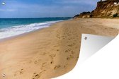Muurdecoratie Voetstappen in het zand bij Falesia Beach in Portugal - 180x120 cm - Tuinposter - Tuindoek - Buitenposter