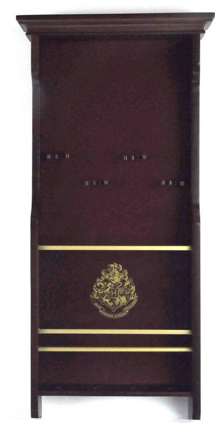 Bruin houten toverstaf displayrek met gouden Hogwarts embleem.