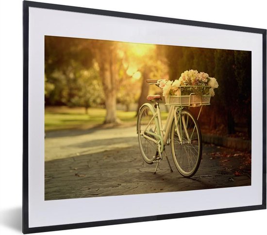 Fotolijst incl. Poster - Bloemen in de fietsmand van de fiets - 40x30 cm - Posterlijst