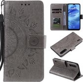 Voor Xiaomi Mi 9 Lite / CC9 Totem Bloem Reliëf Horizontale Flip TPU + PU lederen tas met houder & kaartsleuven & portemonnee (grijs)
