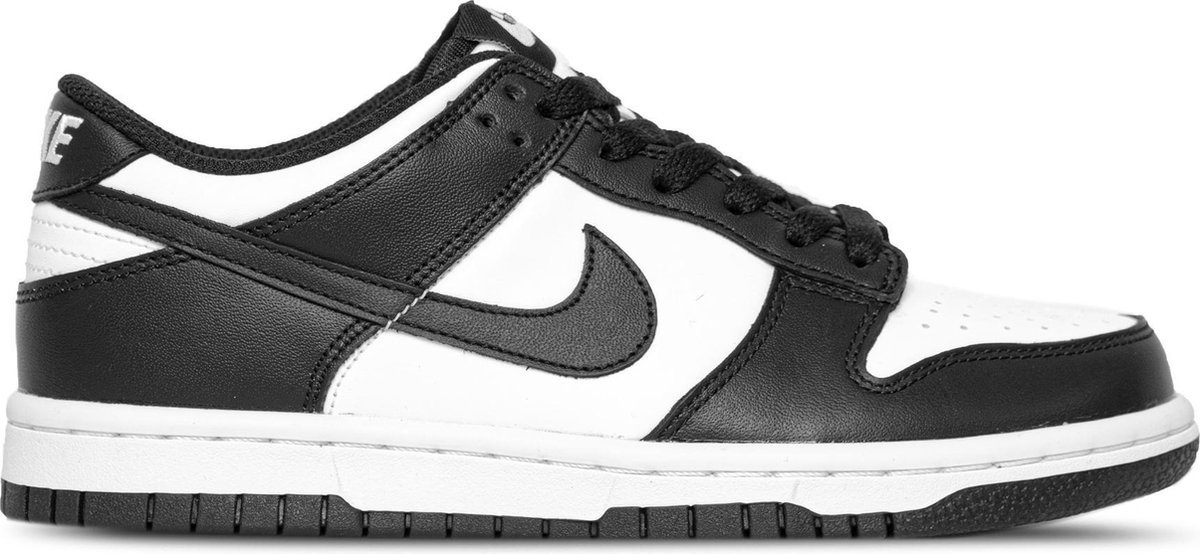 Nike Dunk Low Black White GS Maat 37.5 | bol