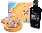 Zomer brievenbusgeschenk; Witte wijn, 50 gram worstjes, borrelplankje
