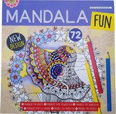 Mandala kleurboek 72 kleurplaten "klok"