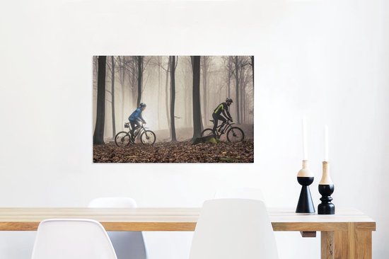 En VTT sur un chemin forestier 90x60 cm - Tirage photo sur toile (Décoration murale salon / chambre)