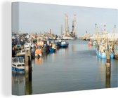 Canvas Schilderij Vissershaven van IJmuiden in Nederland - 30x20 cm - Wanddecoratie