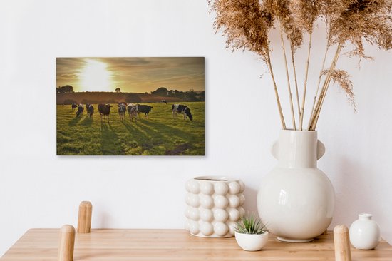 Les vaches paissent au coucher du soleil 30x20 cm - petit - Tirage photo sur toile (Décoration murale salon / chambre) / Animaux de la ferme Peintures sur toile
