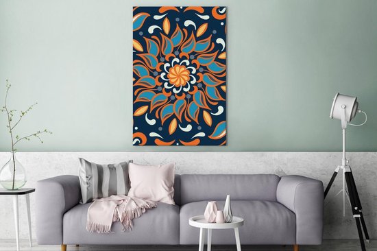 Motif carré et abstrait d'un tournesol bleu avec orange sur fond bleu foncé 90x140 cm - Tirage photo sur toile (Décoration murale salon / chambre)