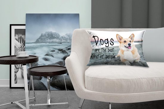 Sierkussen - Citation de Chiens «les chiens sont le Best type de personnes» et un arrière-plan avec un chien sur la plage