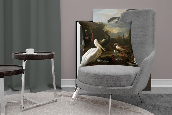 Coussin d'intérieur Melchior d'Hondecoeter - Un pélican et autre volaille près d'un bassin d'eau - Peinture de Melchior d'Hondecoeter - 60x60 cm - coussin intérieur carré en coton