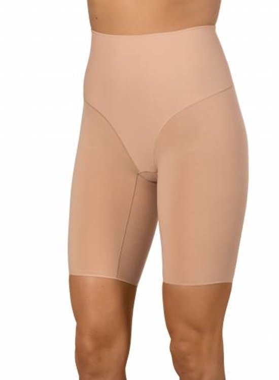 Hoge corrigerende tailleshort in huidskleur met lange pijpen tot op de knie.