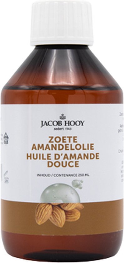 Bruine fles met witte dop. Crème etiket met "JACOB HOOY" en "ZOETE AMANDELOLIE HUILE D'AMANDE DOUCE" en een afbeelding van amandelen.