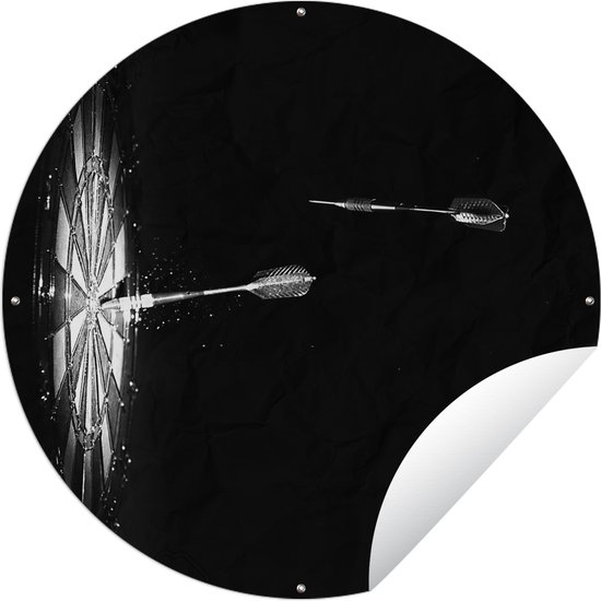 Tuincirkel Dartpijl vliegt richting het dartbord - zwart wit - 120x120 cm - Ronde Tuinposter - Buiten XXL / Groot formaat!