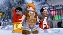 Drie LEGO-figuren: een jongen in rood jack, een meisje met bruine vacht en een jongen in wit-vest.